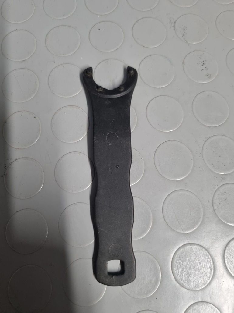 Used scimano Attrezzatura varia per a bici da corsa bike — image 2 of 11