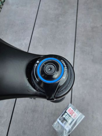 Used RockShox 35 Gold RL Manual Boost TPR 44 Offset Debonair 2025 bike — image 6 of 10