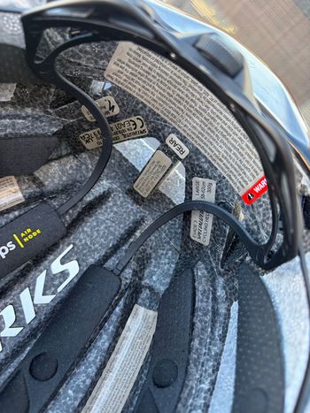 Used Specialized Evade 3 2025 bike — image 7 of 12