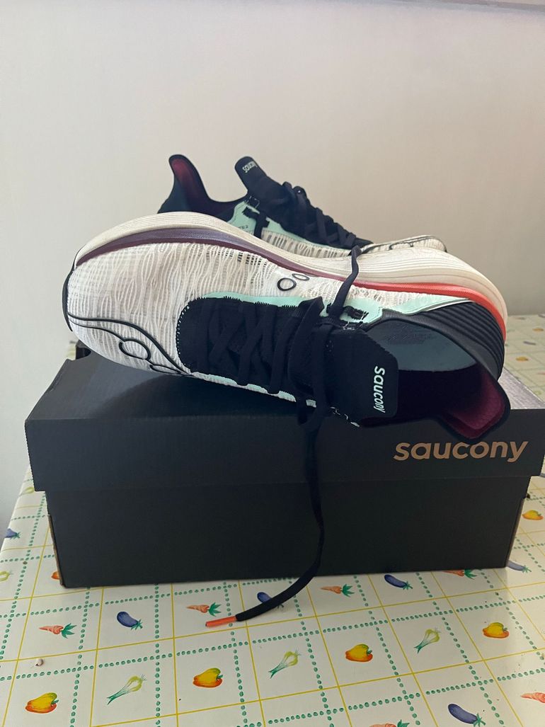 Used Saucony endorphone èlite 2 bike — image 2 of 7