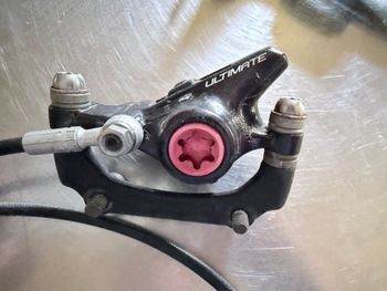 Used Avid Juicy Ultimate Carbon Disc Brakes with 160mm Rotors 2003 bike — image 3 of 10