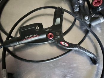 Used Avid Juicy Ultimate Carbon Disc Brakes with 160mm Rotors 2003 bike — image 2 of 10