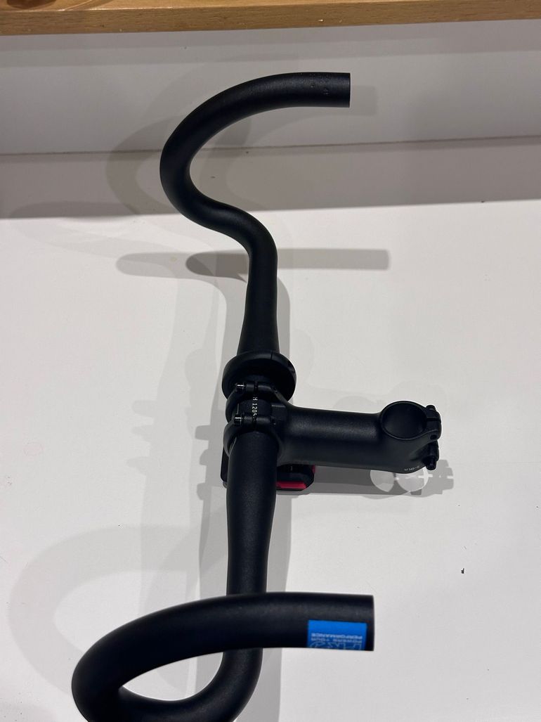 Used Pro Cintre 42 cm 2024 bike — image 2 of 4