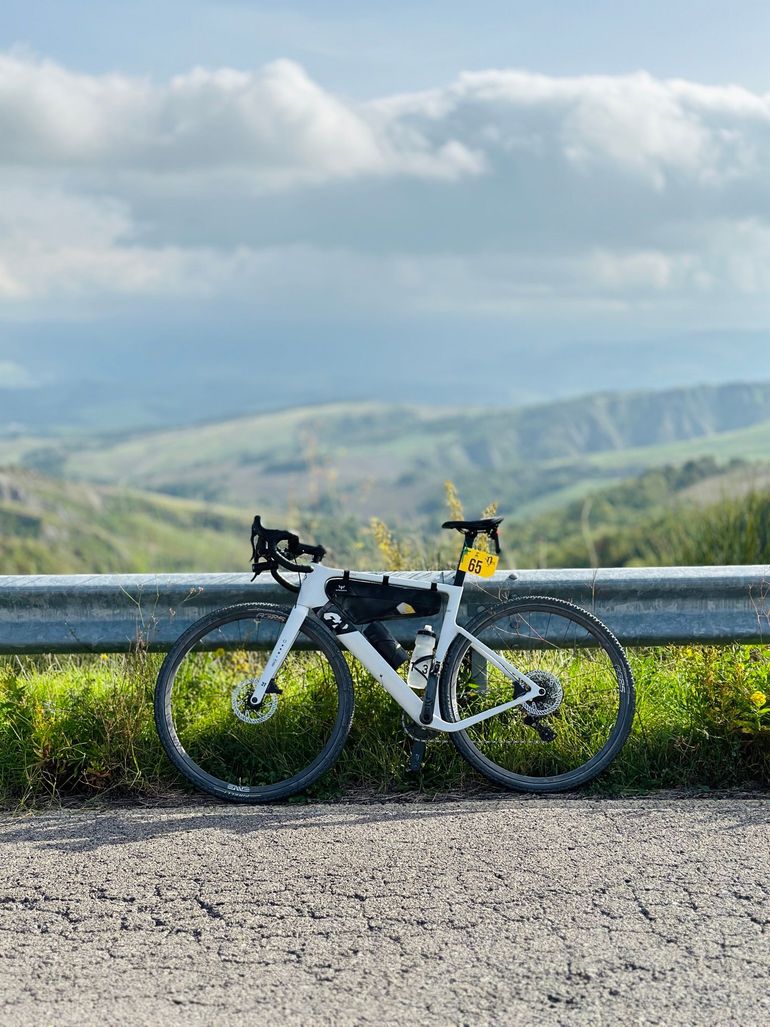 Used Apidura Frame Pack 4L bike — image 1 of 9
