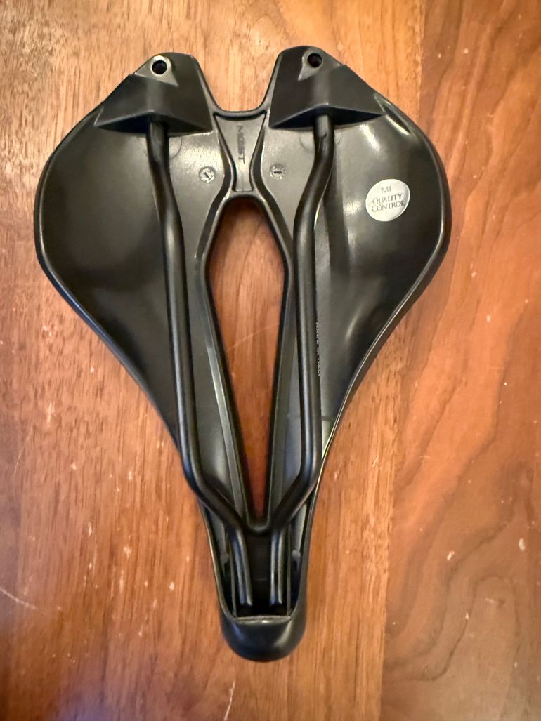 Used Pinarello Most Lynx Aircross Saddle 2025 bike — image 4 of 5