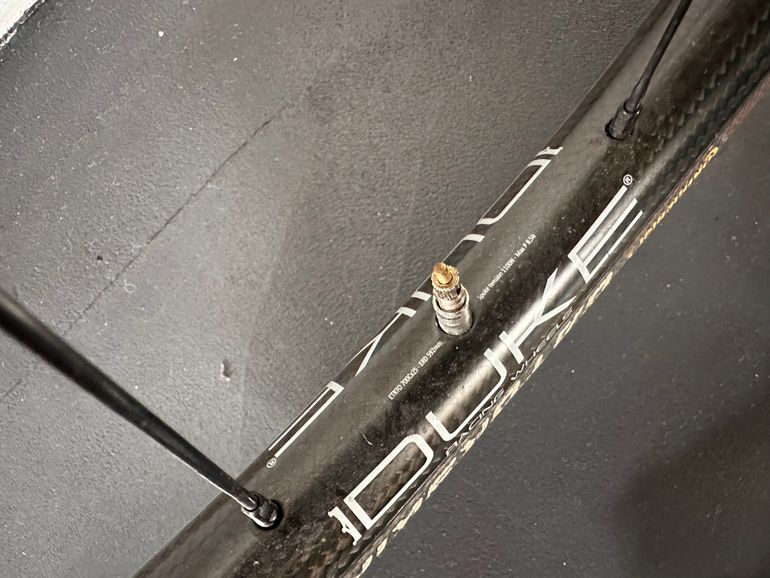 Used Duke Paire de Roues Cabrone Moyeu DT Swiss 240 2018 bike — image 4 of 6
