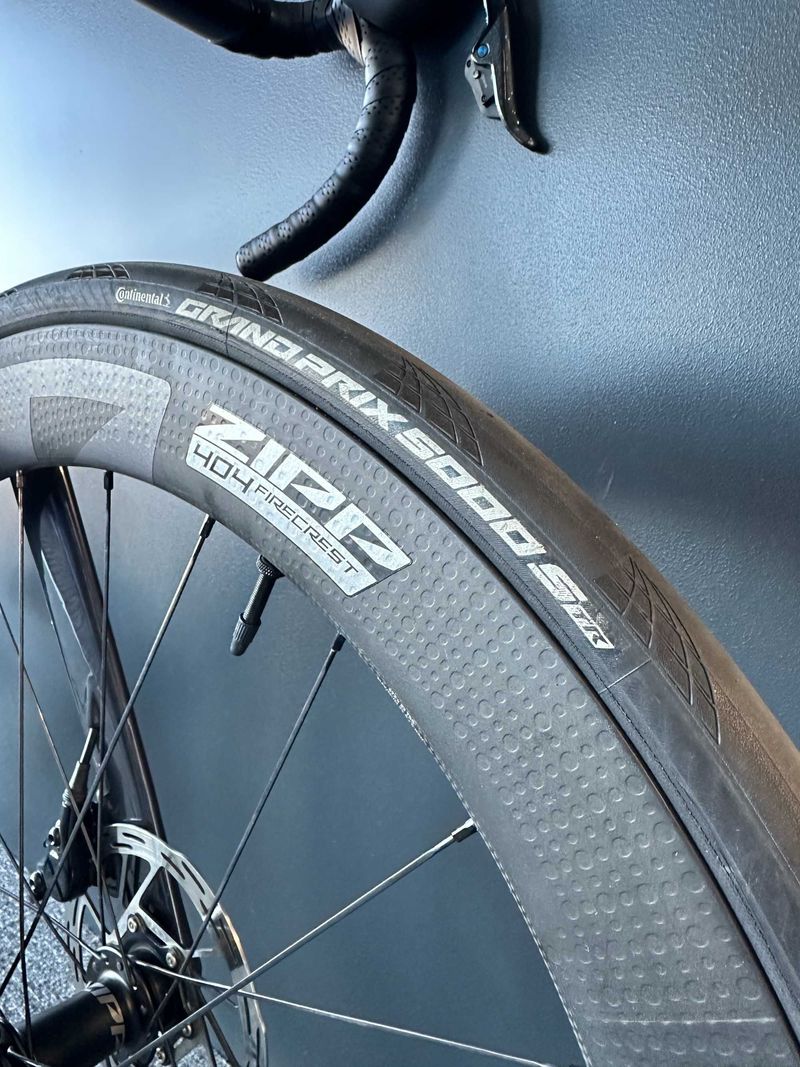 Použité Zipp 404 Firecrest Disc 2026 bike — obrázek 2 z 3