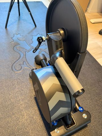 Brugt Wahoo KICKR Smart Trainer 2025 bike — billede 10 af 10