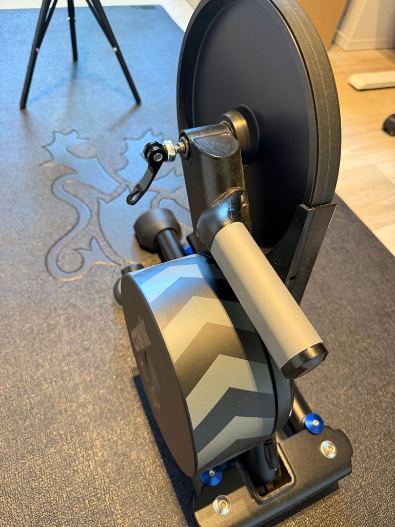Used Wahoo KICKR Smart Trainer 2025 bike — image 10 of 10