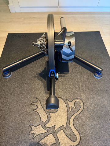Brugt Wahoo KICKR Smart Trainer 2025 bike — billede 6 af 10