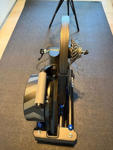 Brugt Wahoo KICKR Smart Trainer 2025 bike — billede 9 af 10