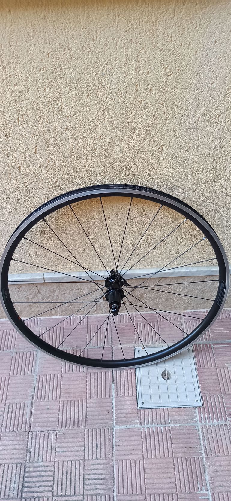Used Giant Pr 2021 bike — image 1 of 4