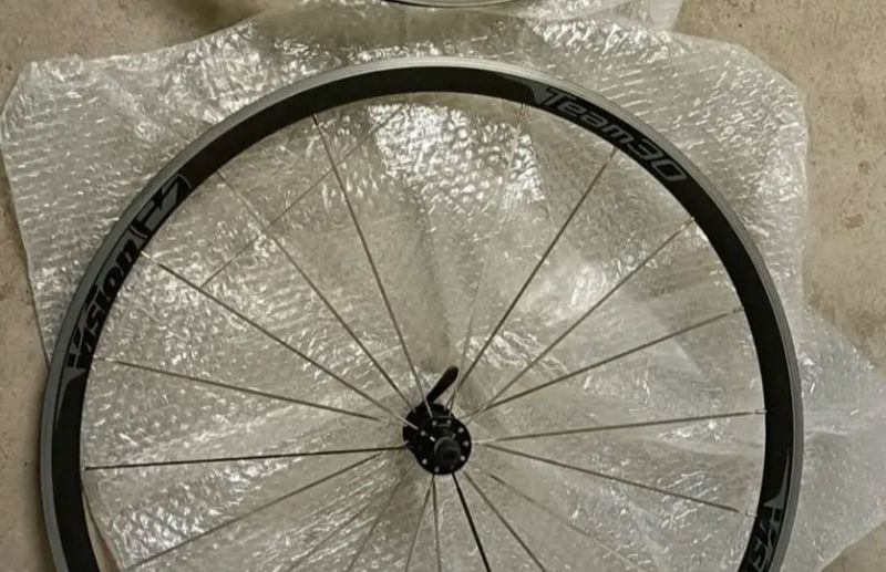 Vision TEAM Front and Rear Wheels bike usato — immagine 2 di 2