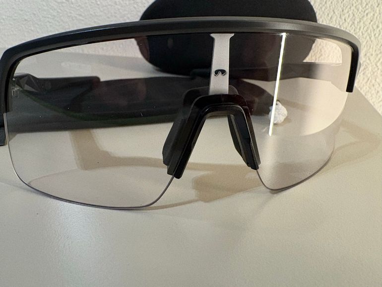 Used Oakley Sutro Lite 2025 bike — image 2 of 4
