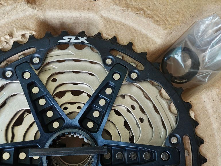Used Shimano CS-M7100-12 2026 bike — image 2 of 9