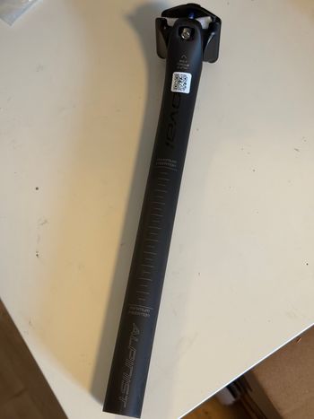 Used Roval Alpinist Carbon Seatpost bike — image 6 of 6