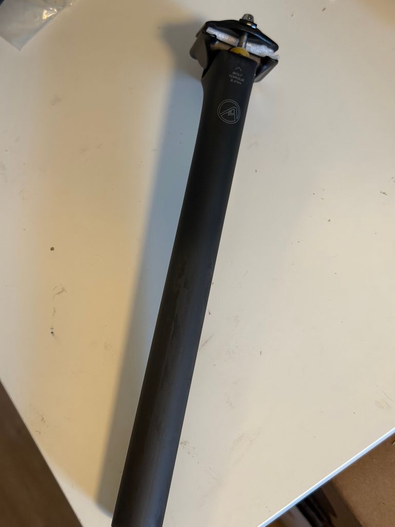 Used Roval Alpinist Carbon Seatpost bike — image 5 of 6