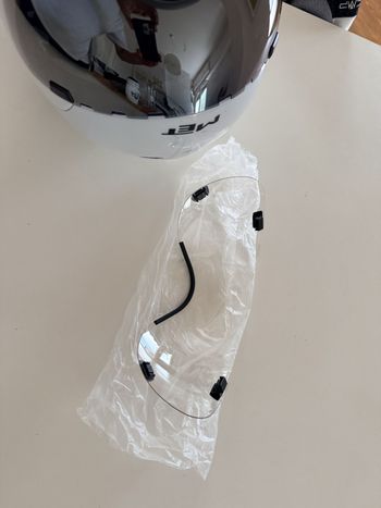 Used MET Drone Wide Body II 2025 bike — image 3 of 11