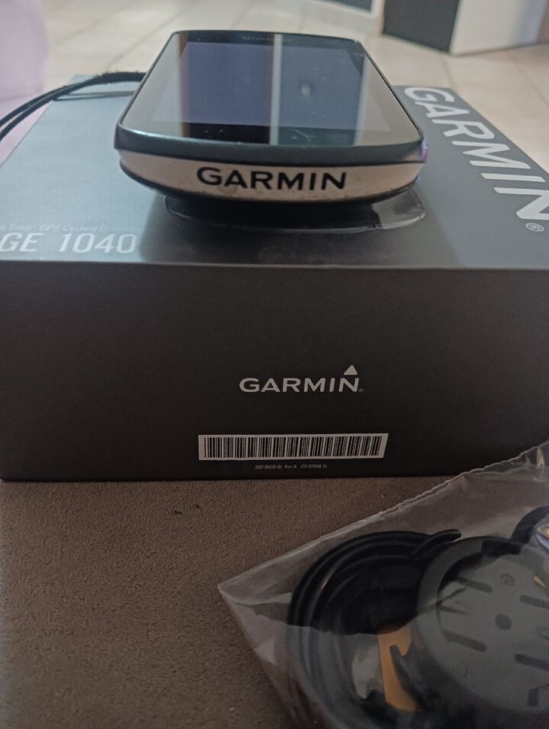 Used Garmin Edge 1040 GPS Computer 2024 bike — image 3 of 4