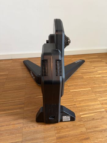 Used Tacx Flux S Smart Trainer 2022 bike — image 3 of 6