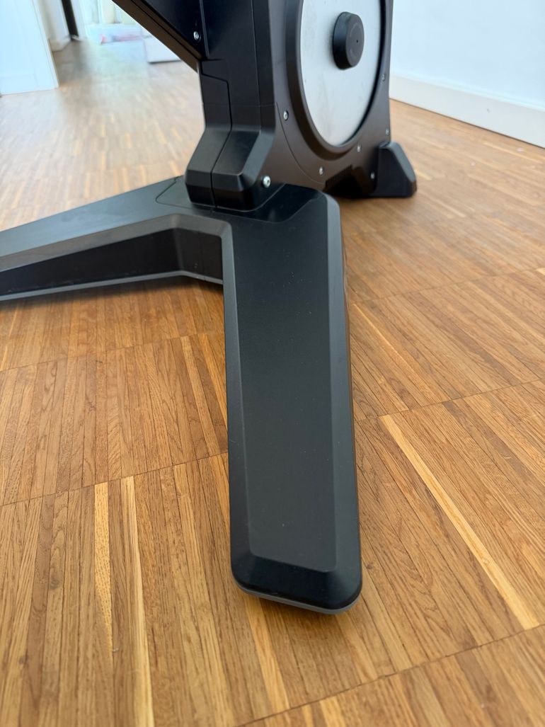 Used Tacx Flux S Smart Trainer 2022 bike — image 5 of 6
