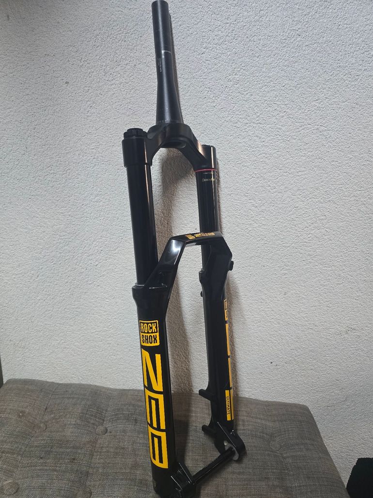 Used RockShox ZEB 29" Charger 3.1 Buttercaps 2026 bike — image 1 of 8