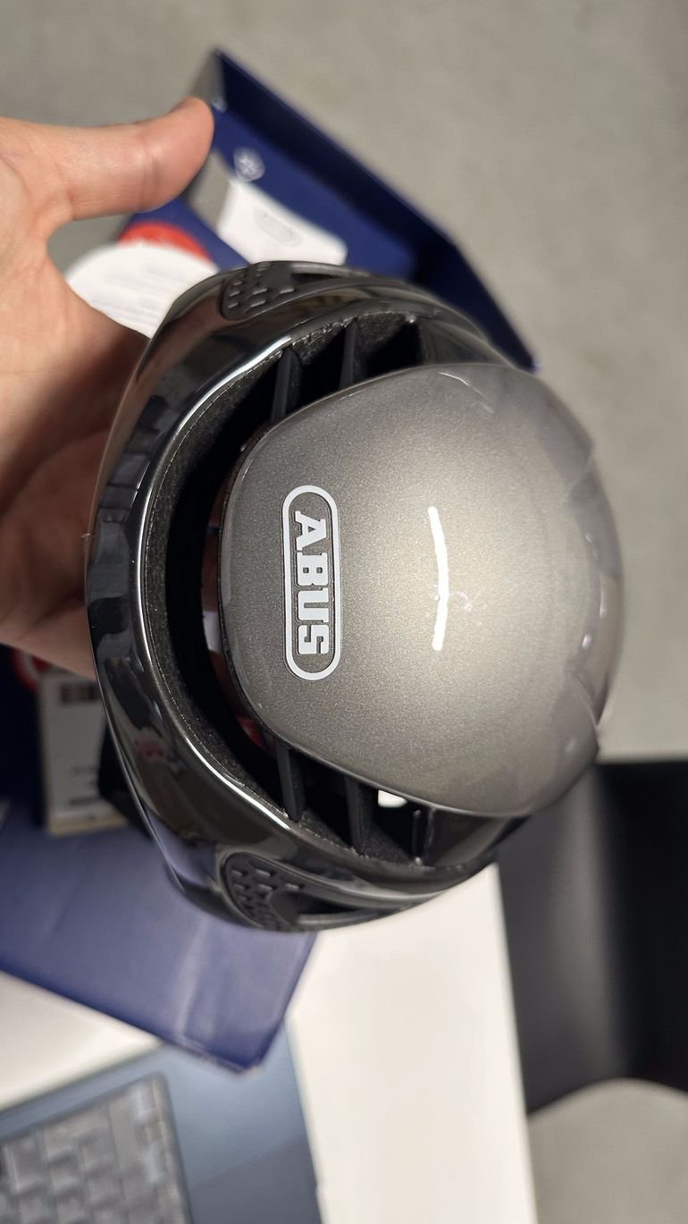 Used ABUS GameChanger Aero Road Helmet bike — image 5 of 9
