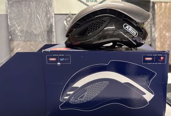 Used ABUS GameChanger Aero Road Helmet bike