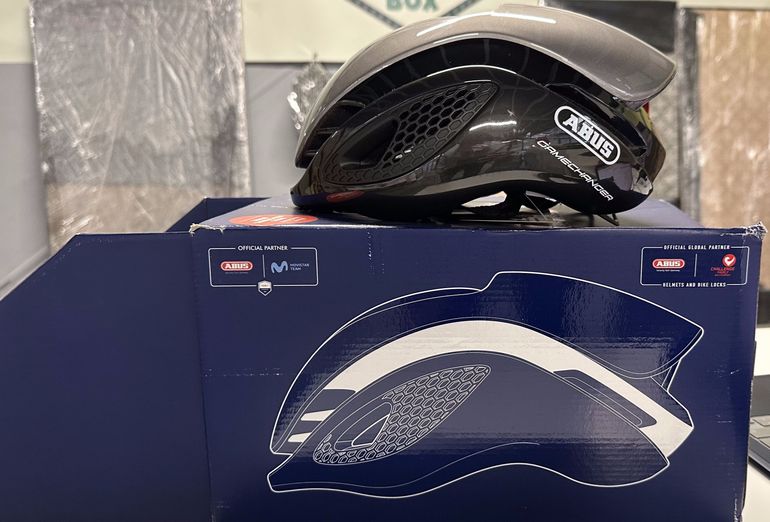Used ABUS GameChanger Aero Road Helmet bike — image 1 of 9