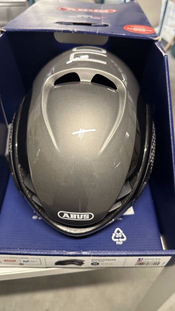 Used ABUS GameChanger Aero Road Helmet bike — image 6 of 9