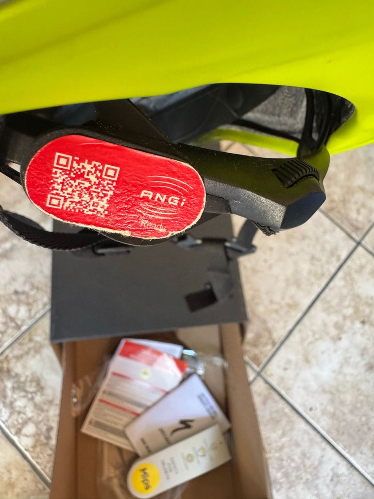 Used Specialized Evade 3 Helmet bike — image 8 of 8