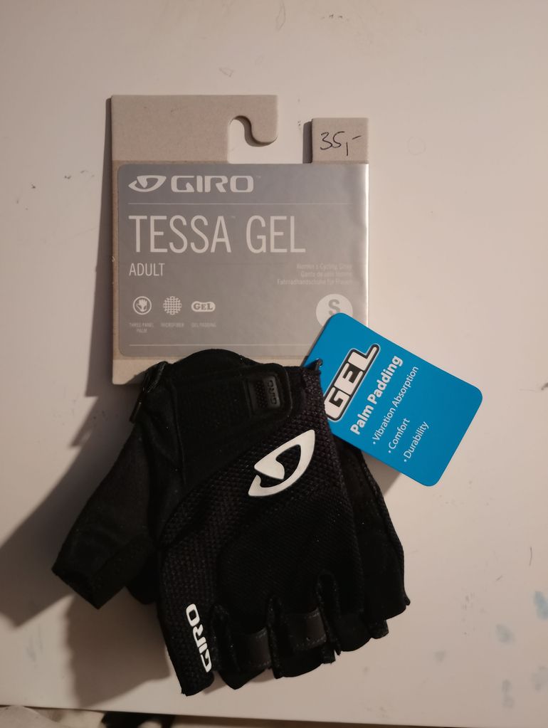 Used Giro Tessa Gel Glove bike — image 1 of 2
