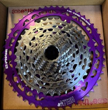 Used E*Thirteen Helix Race 12-Speed 9-50T Cassette 2026 bike — image 3 of 3