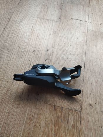 Used Shimano SL-M7000-11-IR bike