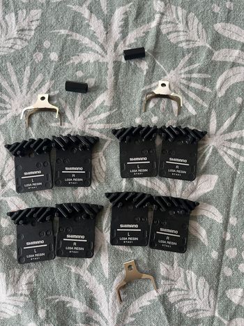 Used Shimano L03A Resin Disc Brake Pads bike — image 2 of 2