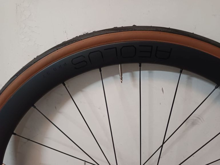 Used Bontrager Aeolus Pro 37 2025 bike — image 5 of 9
