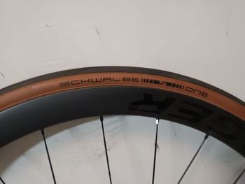 Used Bontrager Aeolus Pro 37 2025 bike — image 2 of 9