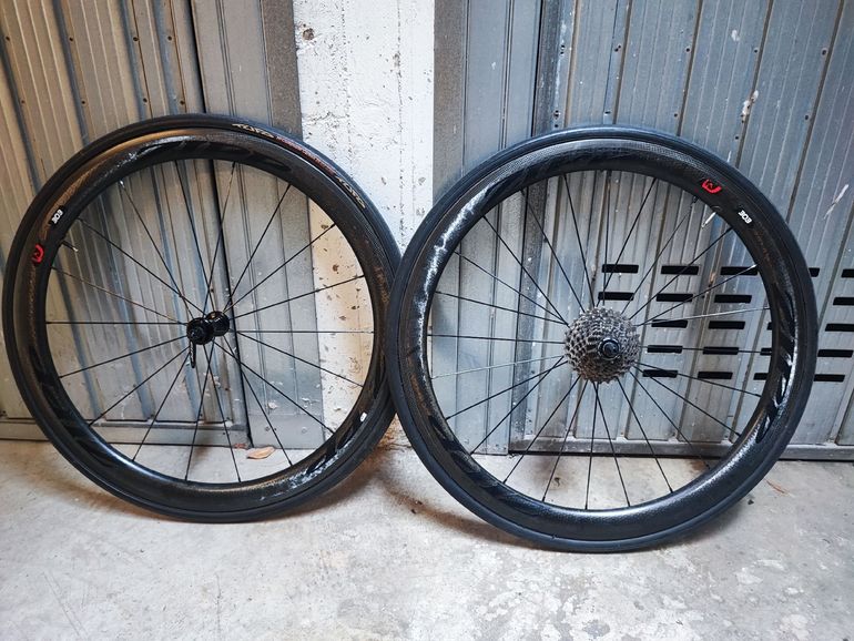 Used Zipp 303 carbon 2019 bike — image 1 of 11
