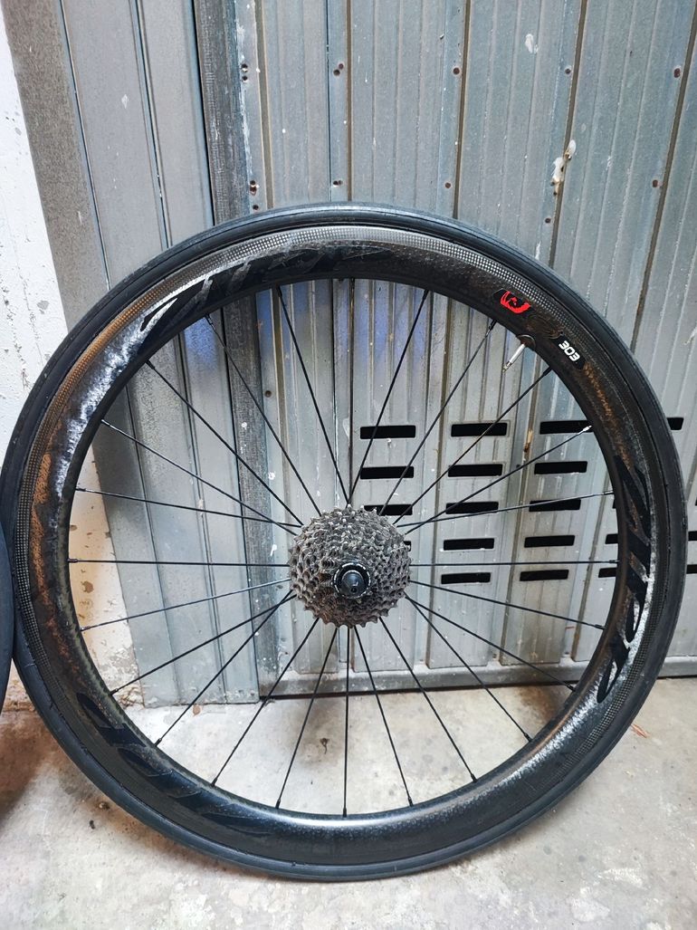 Used Zipp 303 carbon 2019 bike — image 7 of 11