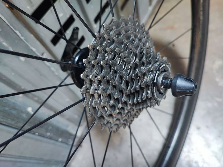 Used Zipp 303 carbon 2019 bike — image 8 of 11