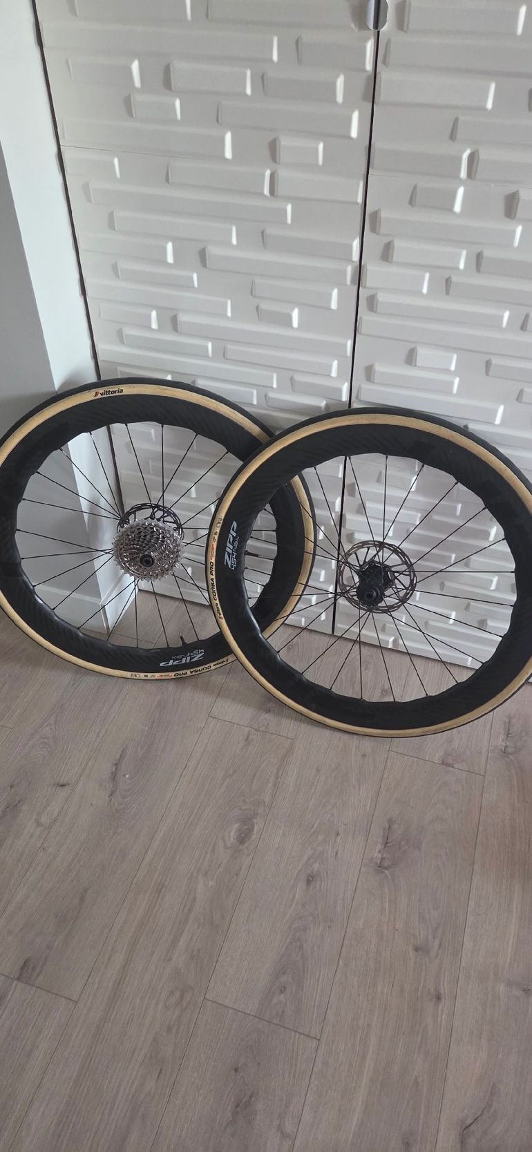 Used Zipp 454 NSW Wheelset 2025 bike — image 2 of 2