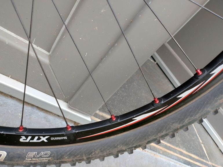 Used Shimano XTR 975 Wheels 26" bike — image 10 of 15