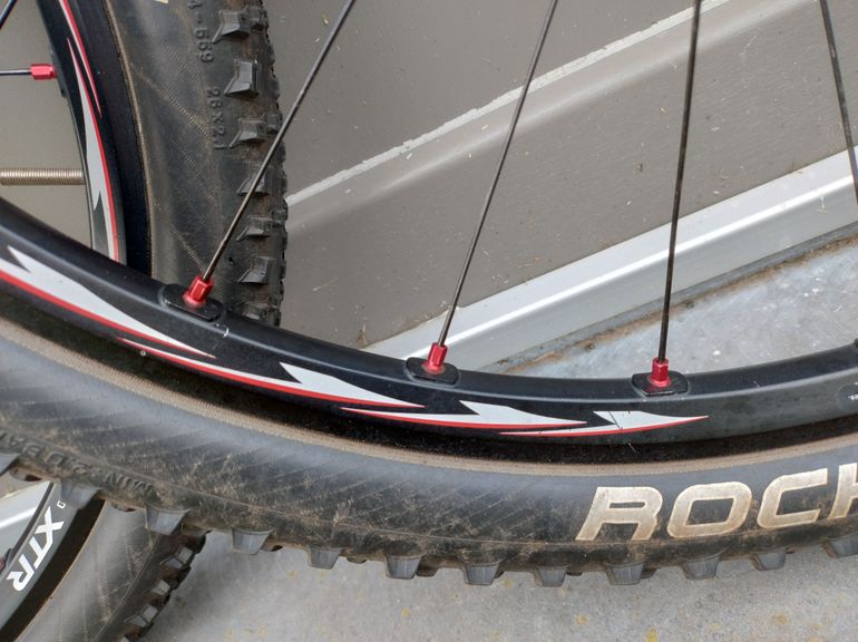 Used Shimano XTR 975 Wheels 26" bike — image 11 of 15