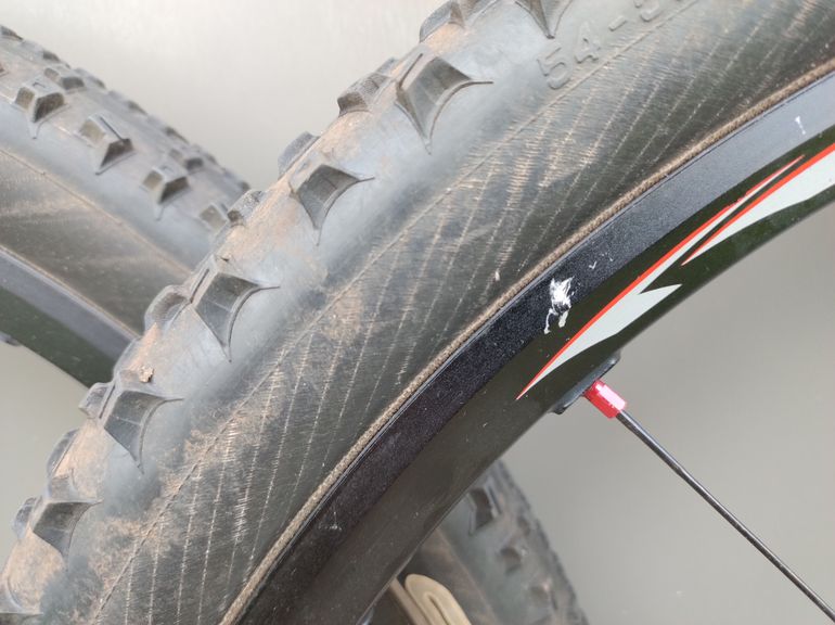 Used Shimano XTR 975 Wheels 26" bike — image 6 of 15