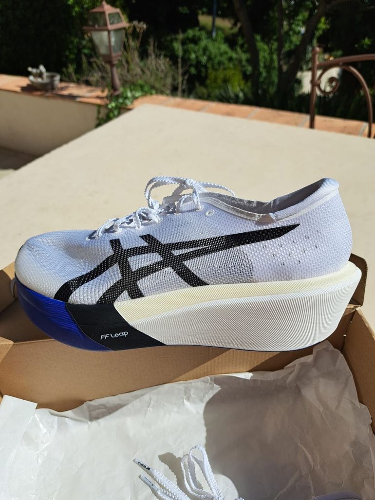 Used Asics metaspeed sky tokyo 2026 bike — image 3 of 6