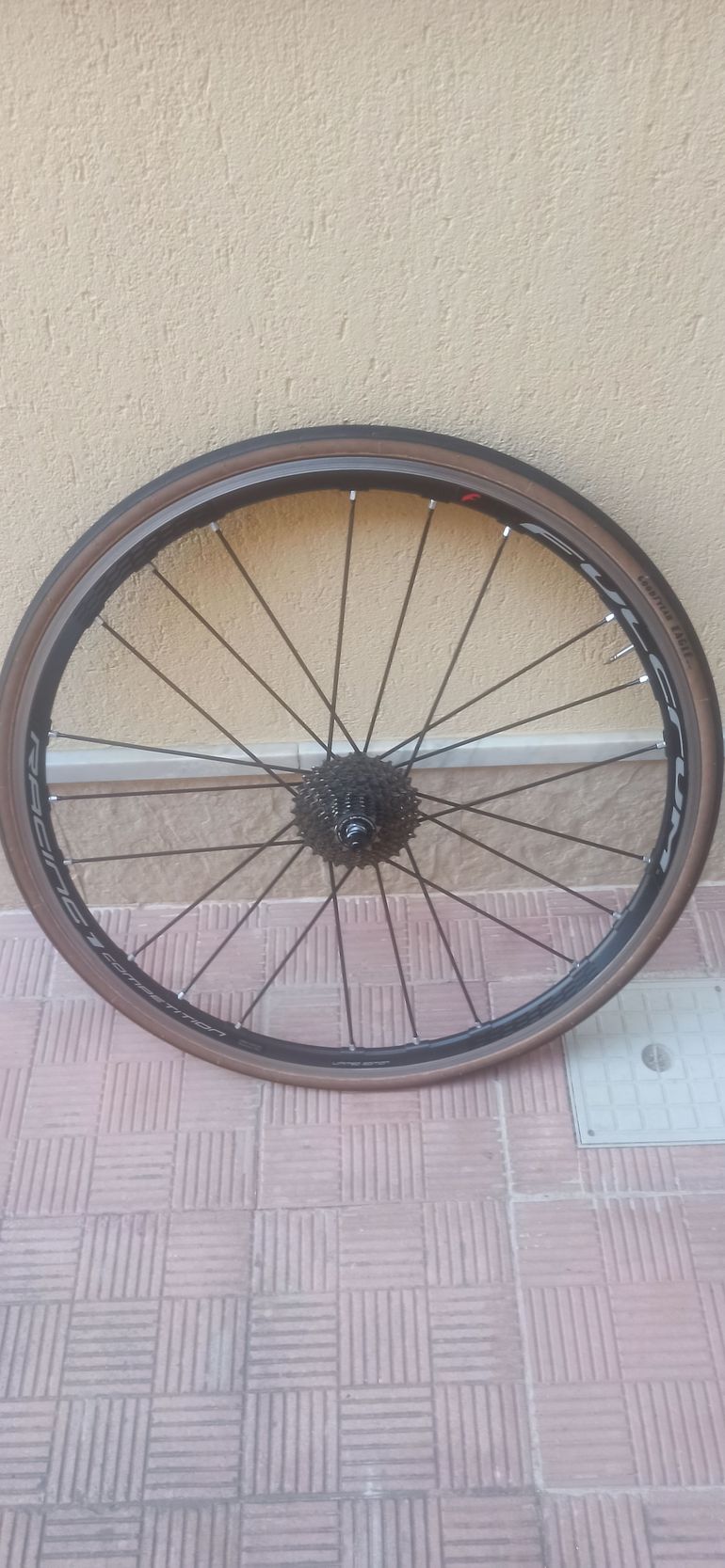 Used Fulcrum Ruote Racing bike — image 1 of 3
