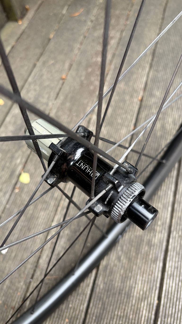 Used Hunt 44 UD Carbon Spoke Disc Wheelset 2024 bike — image 8 of 13
