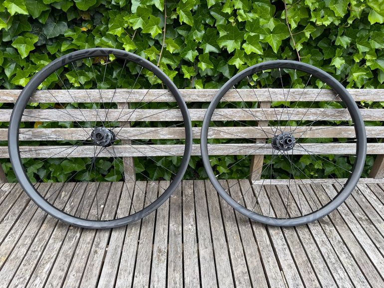 Used Roval Traverse SL Carbon Mullet 2022 bike — image 2 of 6
