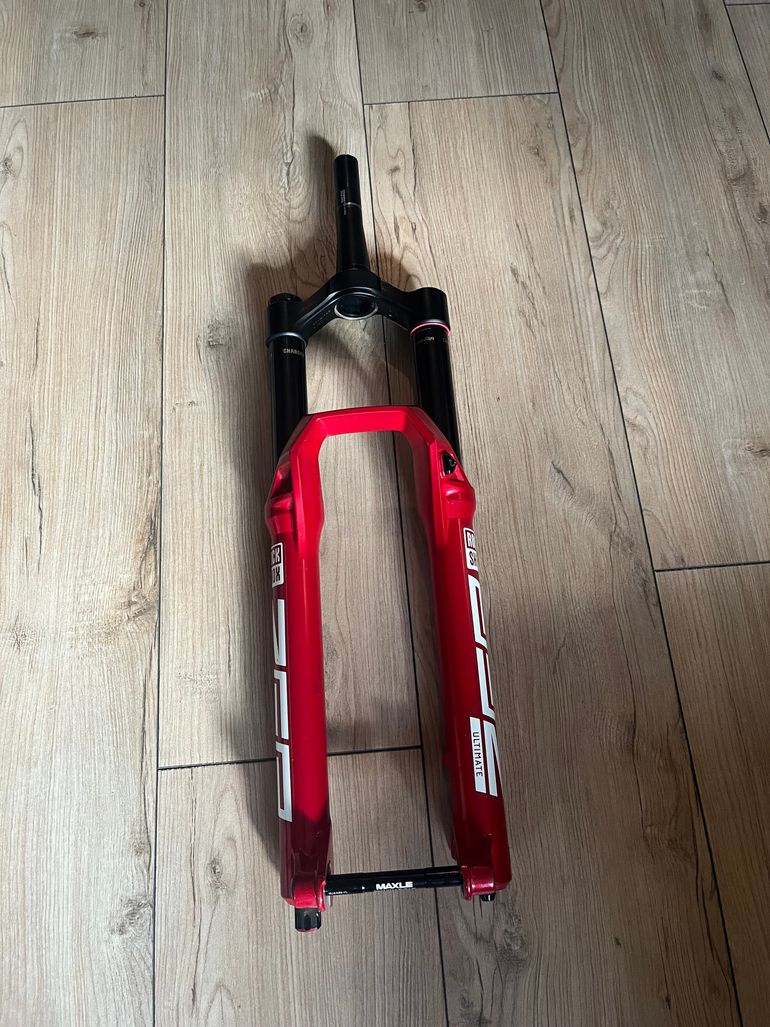 Used RockShox ZEB Ultimate 3.1 29 Zoll 170 mm Electric Red 2025 bike — image 2 of 13