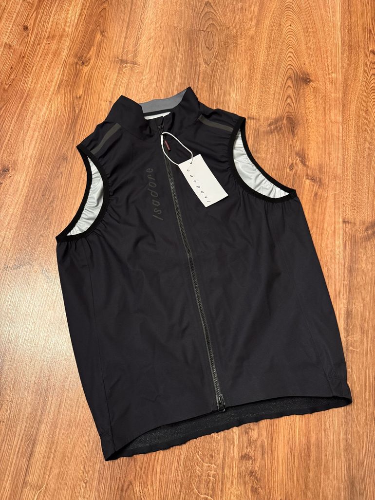 Used Isadore Rain Gilet - S 2026 bike — image 2 of 8